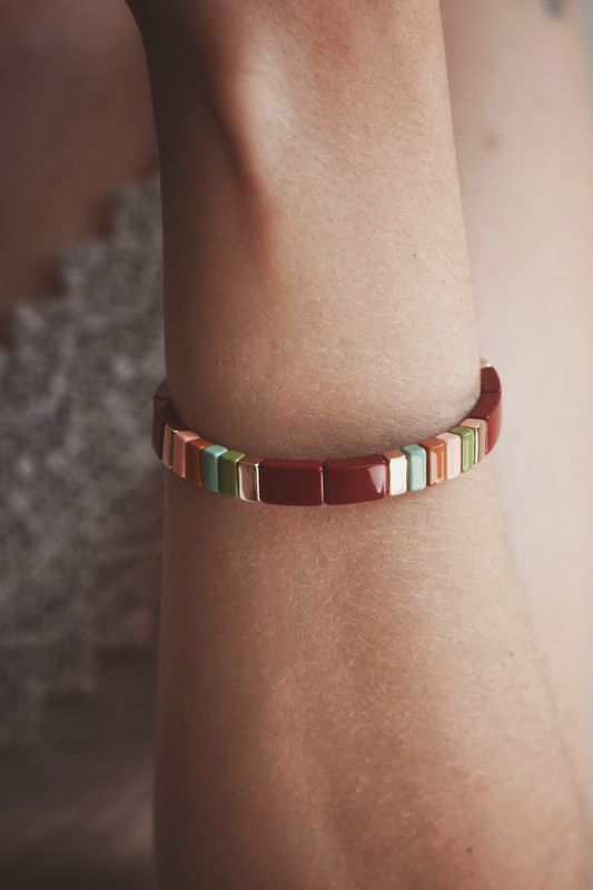 Rød - Emaljert armbånd 19 cm