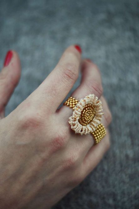 Hovedbilde Antikk beige - Solsikke ring